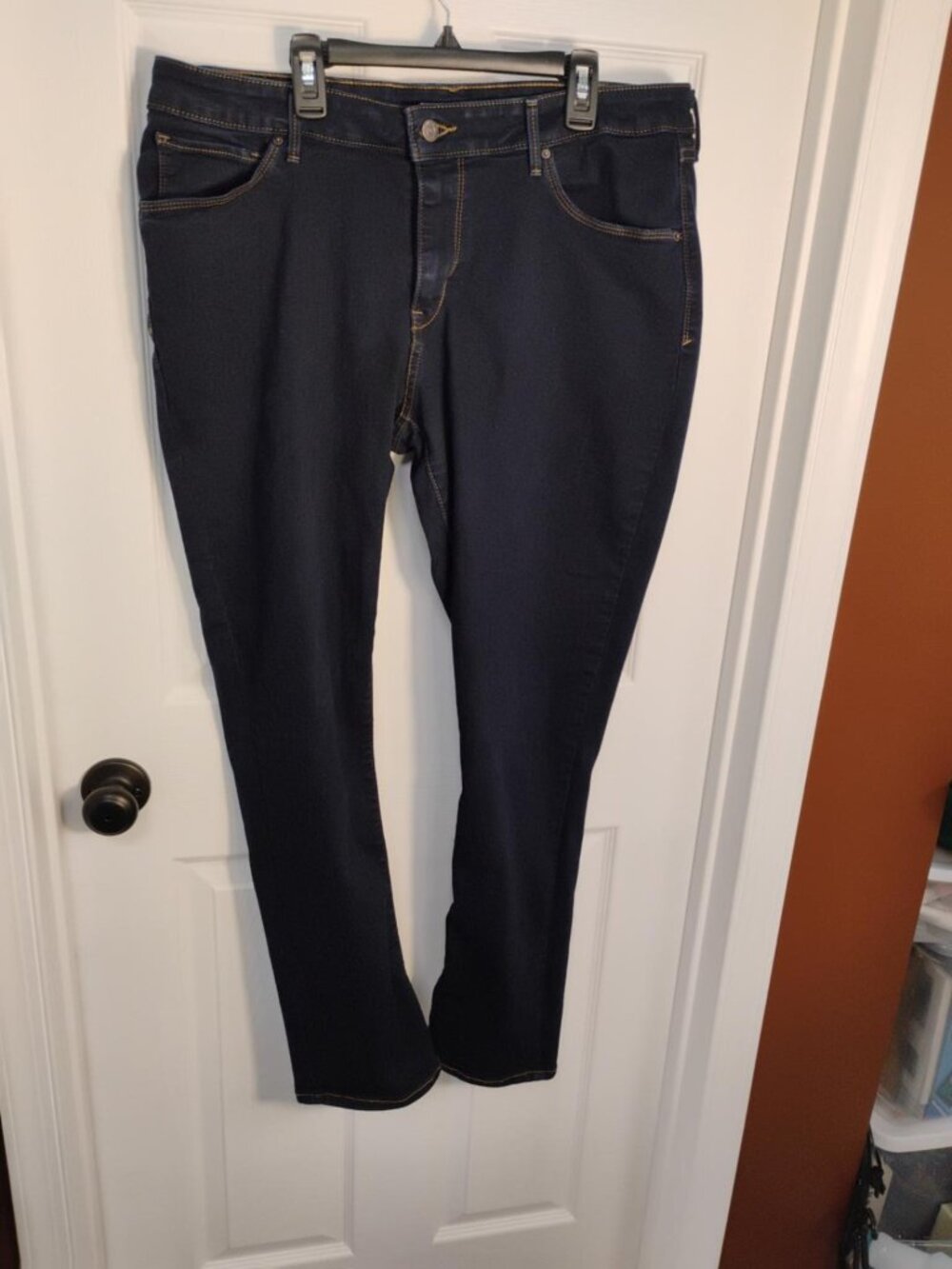 Women’s Levi’s Classic Mid Rise Skinny Jeans Size 34 Dark Wash